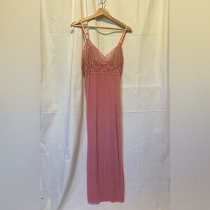 VTG GOLD LABEL VICTORIA’S SECRET LONG LACE TOP NIGHTGOWN SIZE S c22